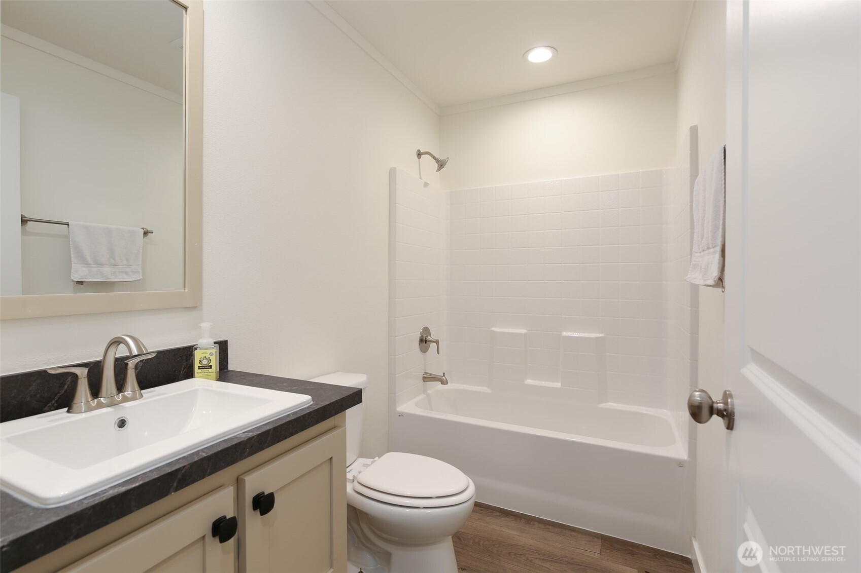 464 Sycamore Road Coupeville, WA 98239 - Photo 18 of 30 a bathroom with a sink a toilet and a bathtub