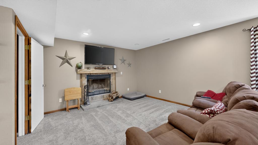 5746 Logan Street Southeast Rochester, MN 55904 - Photo 26 of 48