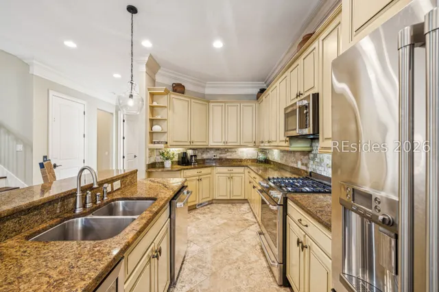 $1,599,999 | 17 Corine Lane, Hilton Head Island, SC 29928