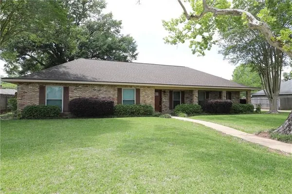 $265,000 | 302 Sweetbriar Drive, Alexandria, LA 71303