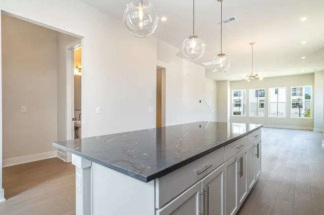 $607,000 | 716 41st Avenue North, Nashville, TN 37209