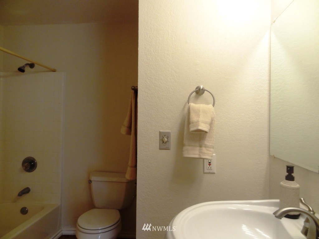 9781 Fredrickson Road Northwest Silverdale, WA 98383 - Photo 14 of 25 Gallery Image 14