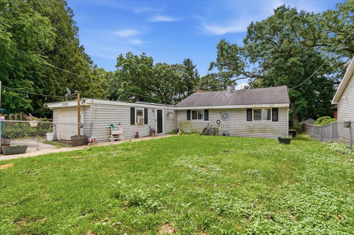 28616 West Benjamin Avenue Spring Grove, IL 60081 - Photo 3 of 22