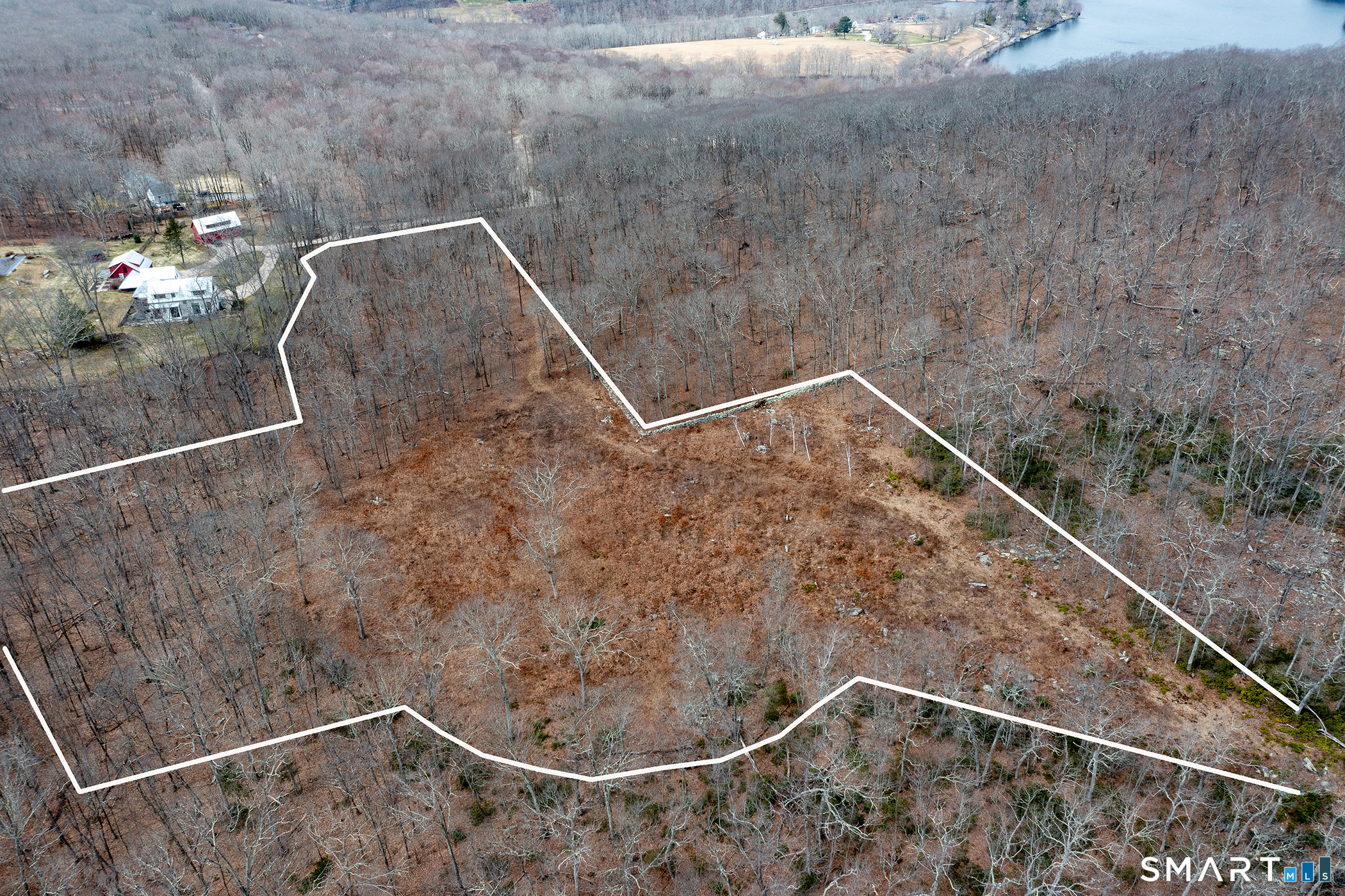 197 Tinker Hill Road Washington, CT 06777 - Photo 8 of 25 a view of a dry yard with sky view