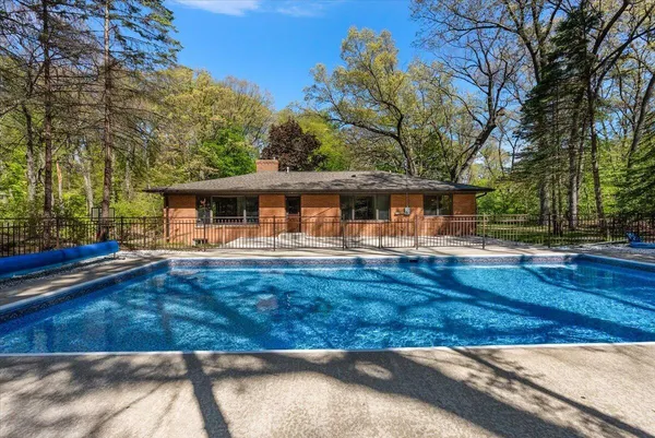 $799,000 | 9555 Dunewood Drive, Bridgman, MI 49106
