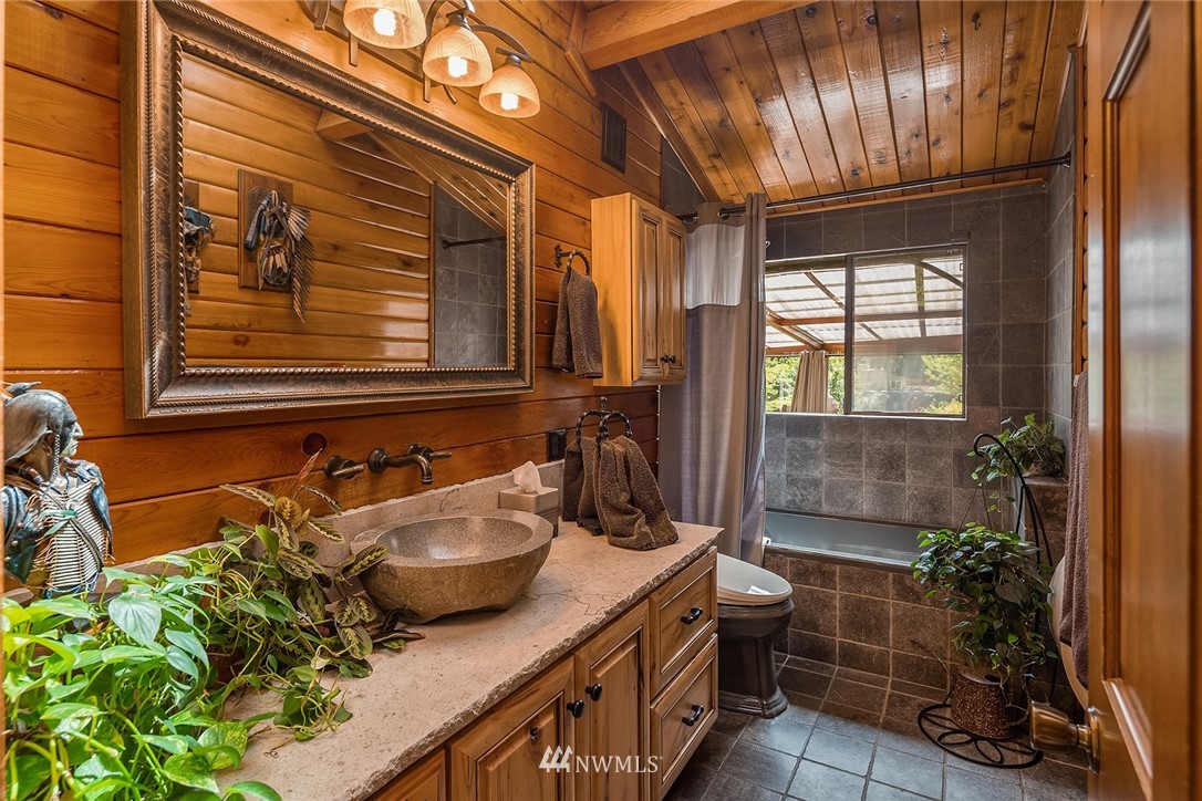 14461 Tiger Mountain Road Southeast Issaquah, WA 98027 - Photo 10 of 40 Gallery Image 10
