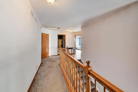 $435,000 | 1669 Montclair Drive, Elgin, IL 60123