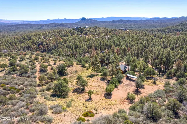 a view of a lush green field