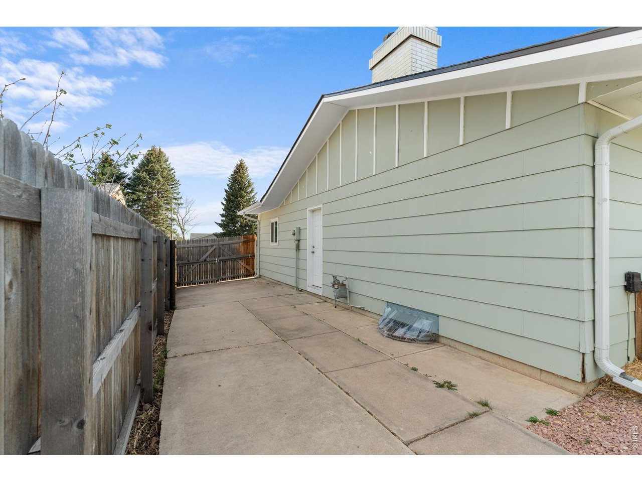 2912 Radcliff Circle Fort Collins, CO 80521 - Photo 40 of 46 a backyard of a house