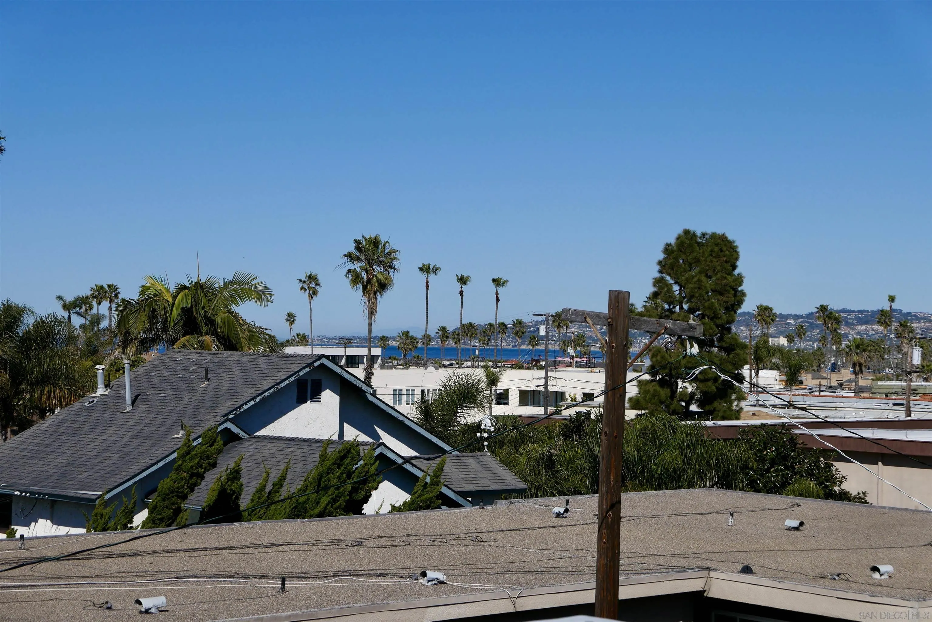 1776 Cable Street San Diego, CA 92107 - Photo 6 of 26 a view of a city