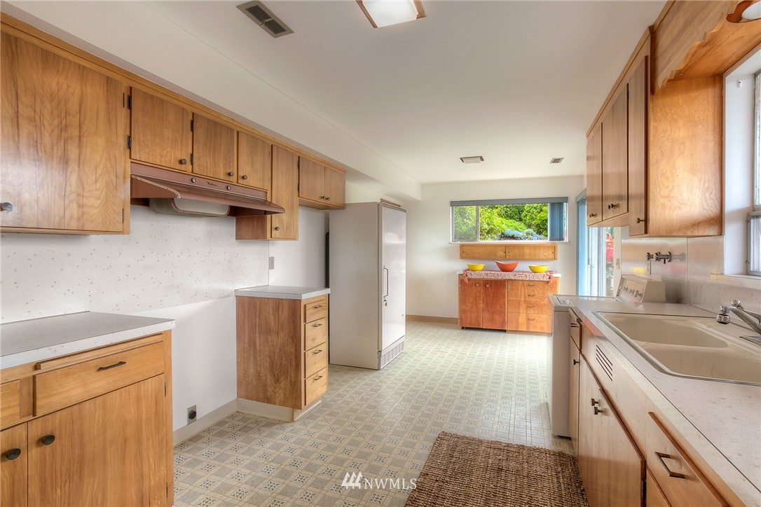 8600 Fauntlee Crest Southwest Seattle, WA 98136 - Photo 18 of 25