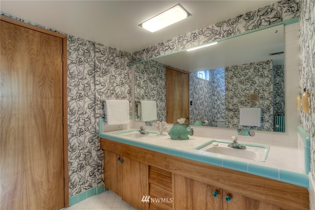 8600 Fauntlee Crest Southwest Seattle, WA 98136 - Photo 19 of 25