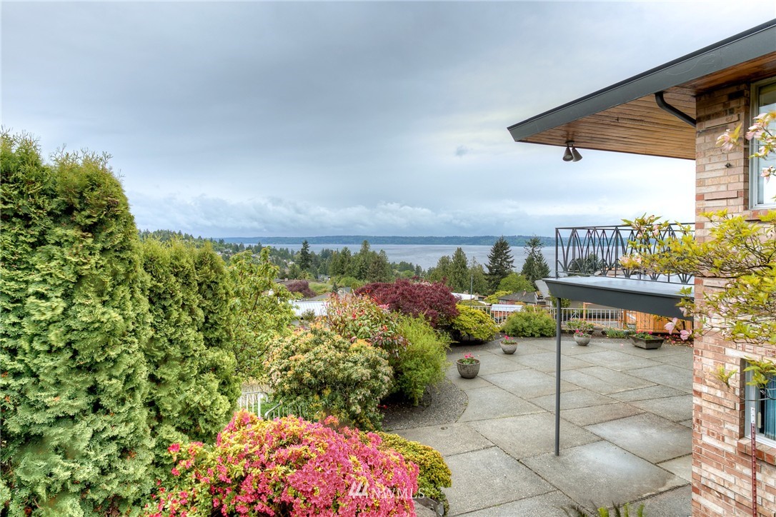8600 Fauntlee Crest Southwest Seattle, WA 98136 - Photo 24 of 25