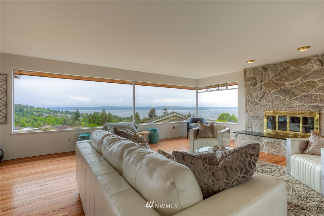 8600 Fauntlee Crest Southwest Seattle, WA 98136 - Photo 4 of 25