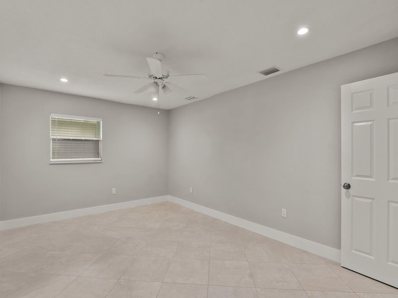 407 Easy Street Sebastian, FL 32958 - Photo 18 of 30 Gallery Image 18