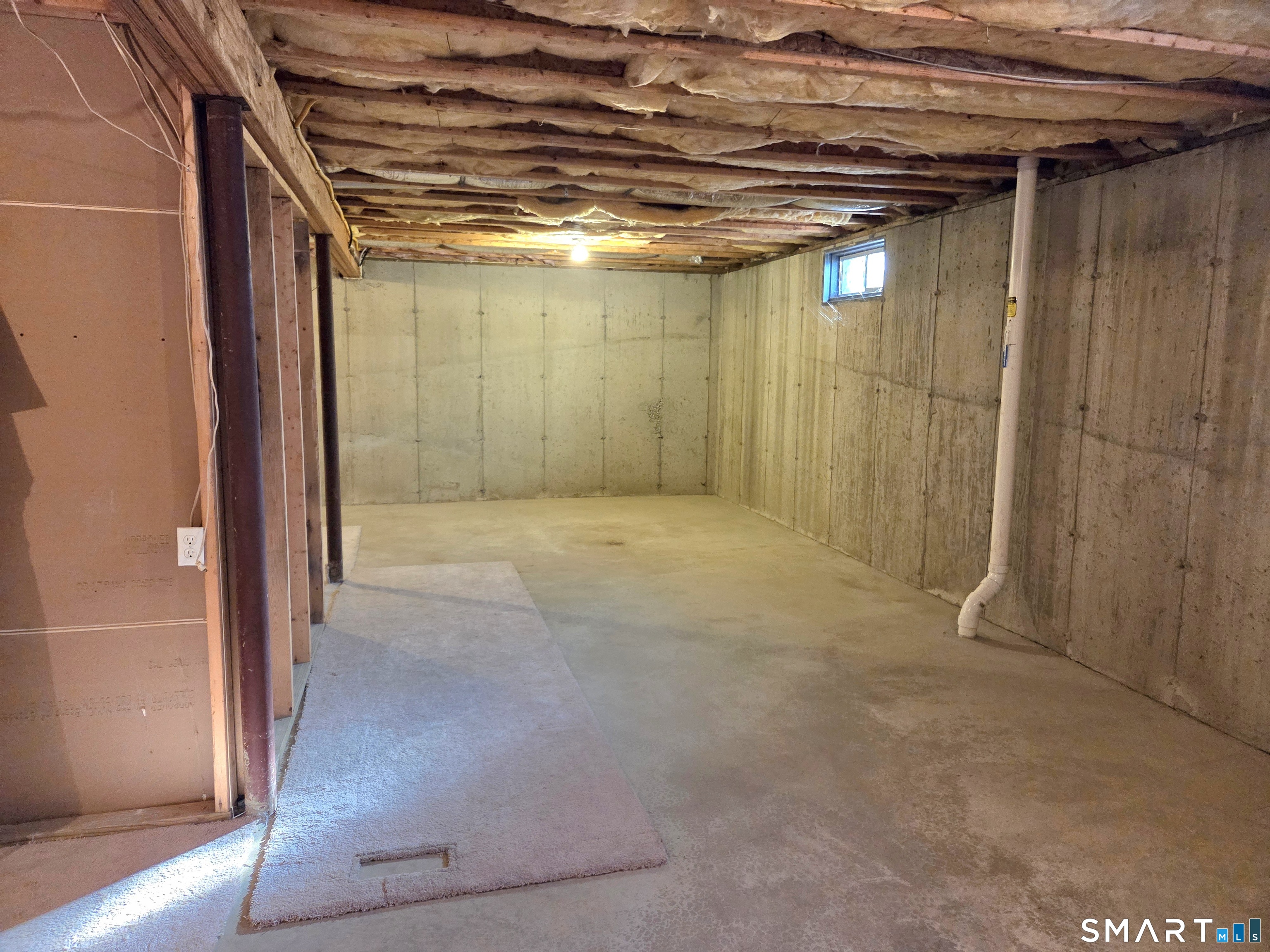 6 Whitman Lane, Unit 6 Vernon, CT 06066 - Photo 25 of 28 a view of entryway