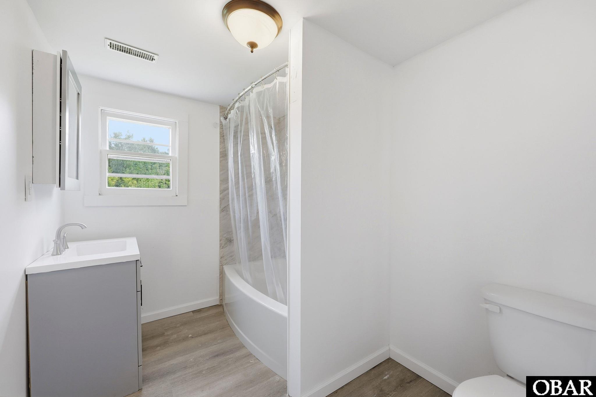 800 Goat Neck Road Columbia, NC 27925 - Photo 30 of 46 Bathroom