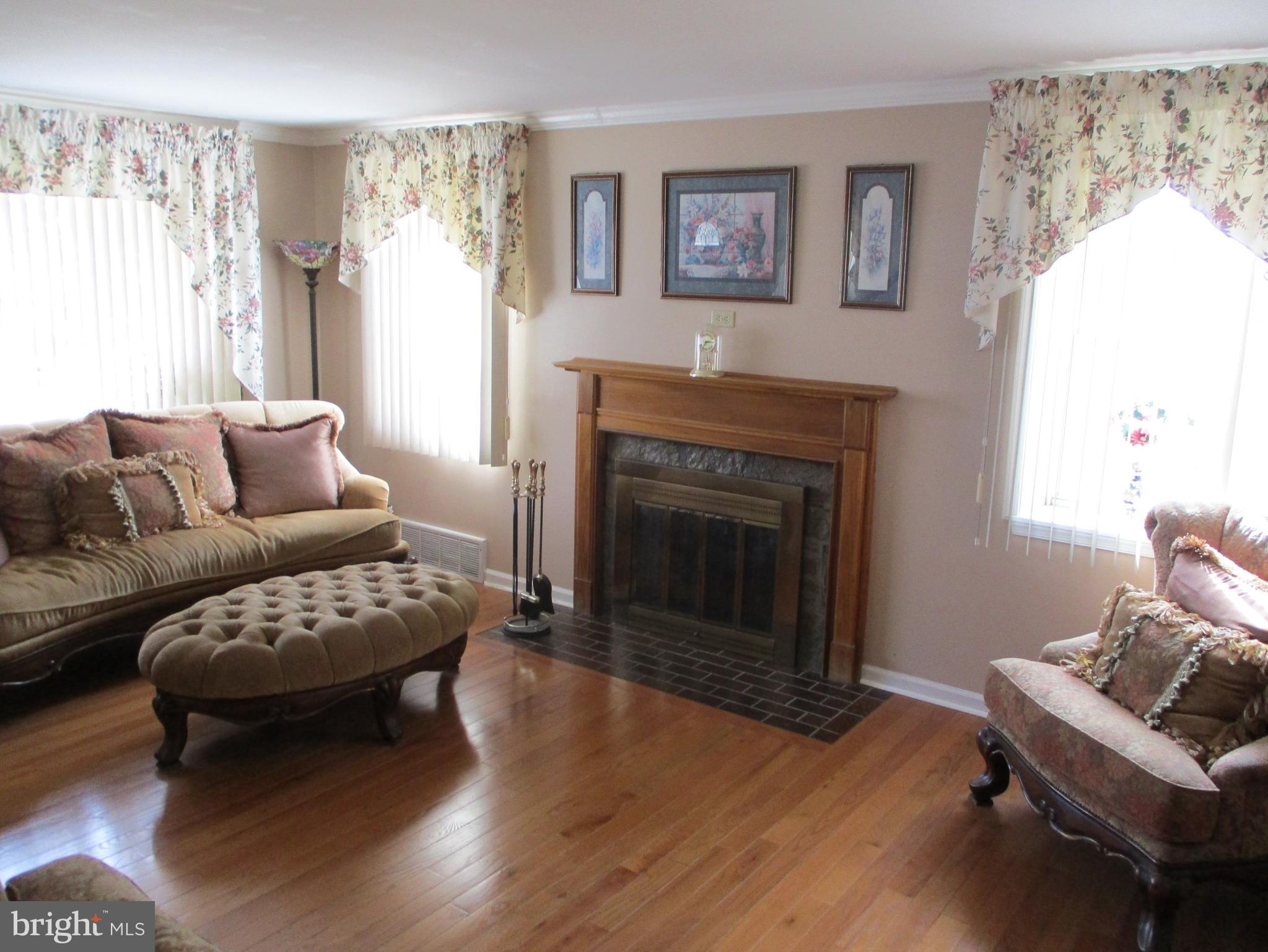 1044 Welsh Road Philadelphia, PA 19115 - Photo 17 of 35
