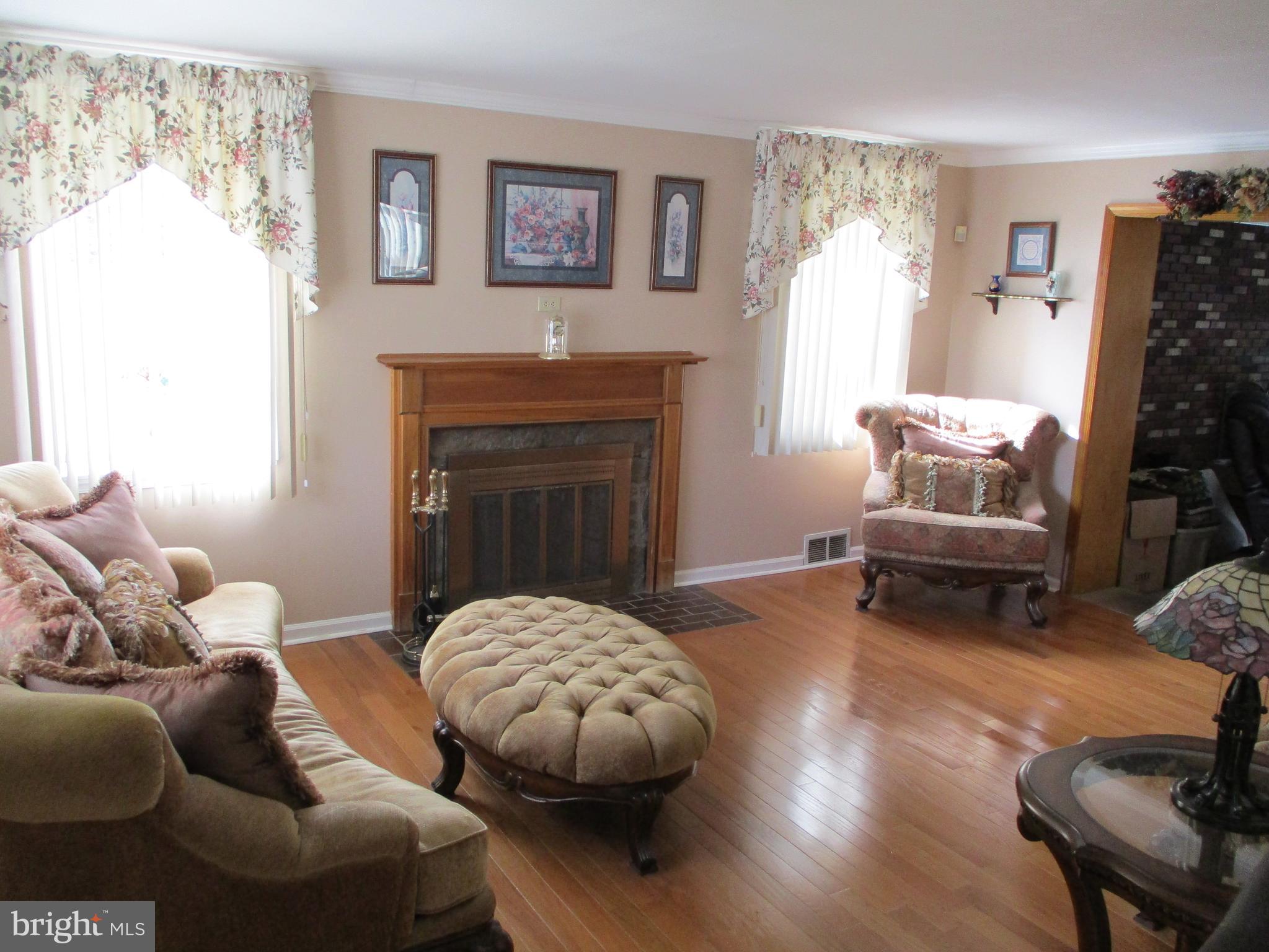 1044 Welsh Road Philadelphia, PA 19115 - Photo 18 of 35