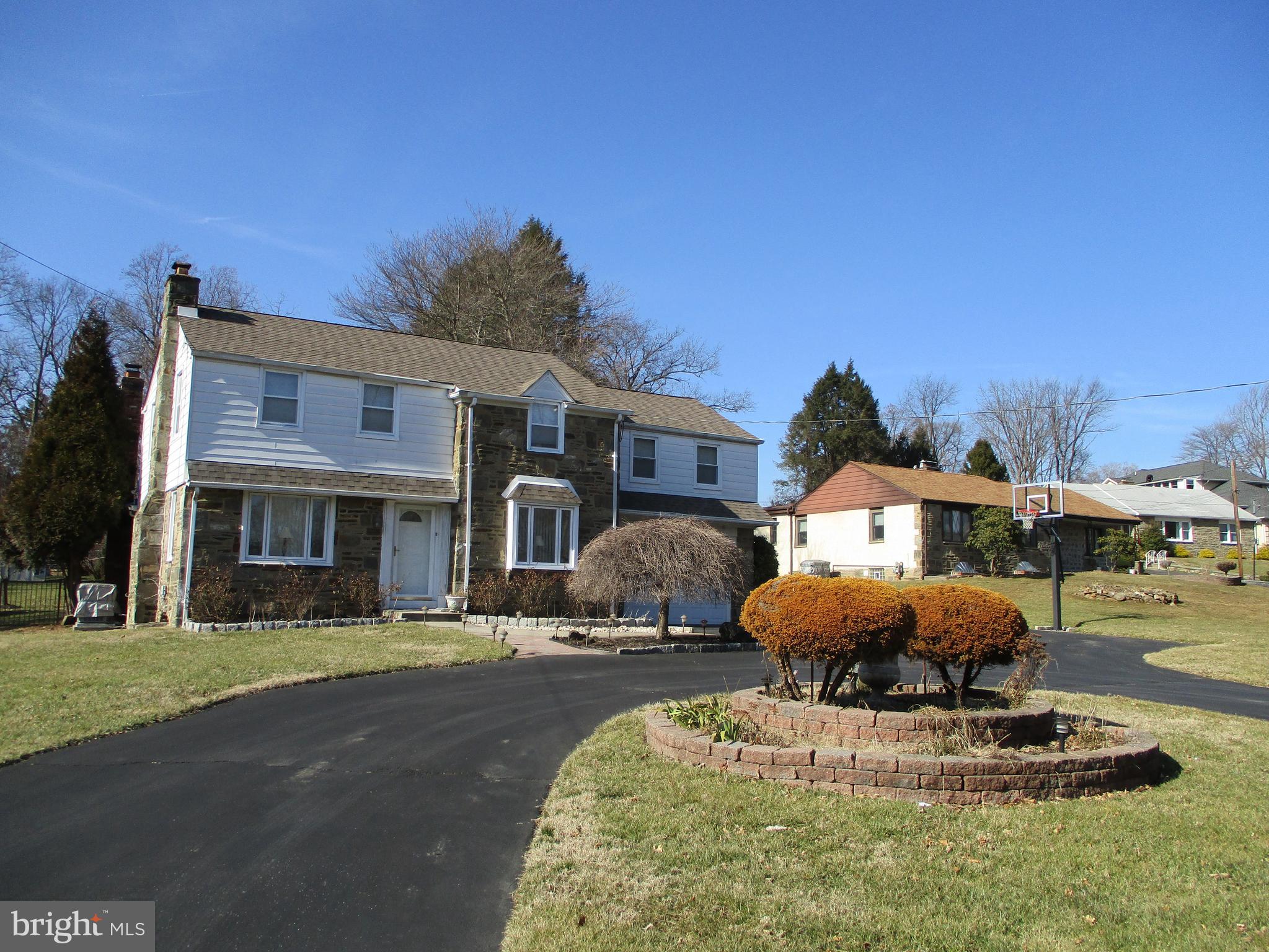 1044 Welsh Road Philadelphia, PA 19115 - Photo 3 of 35