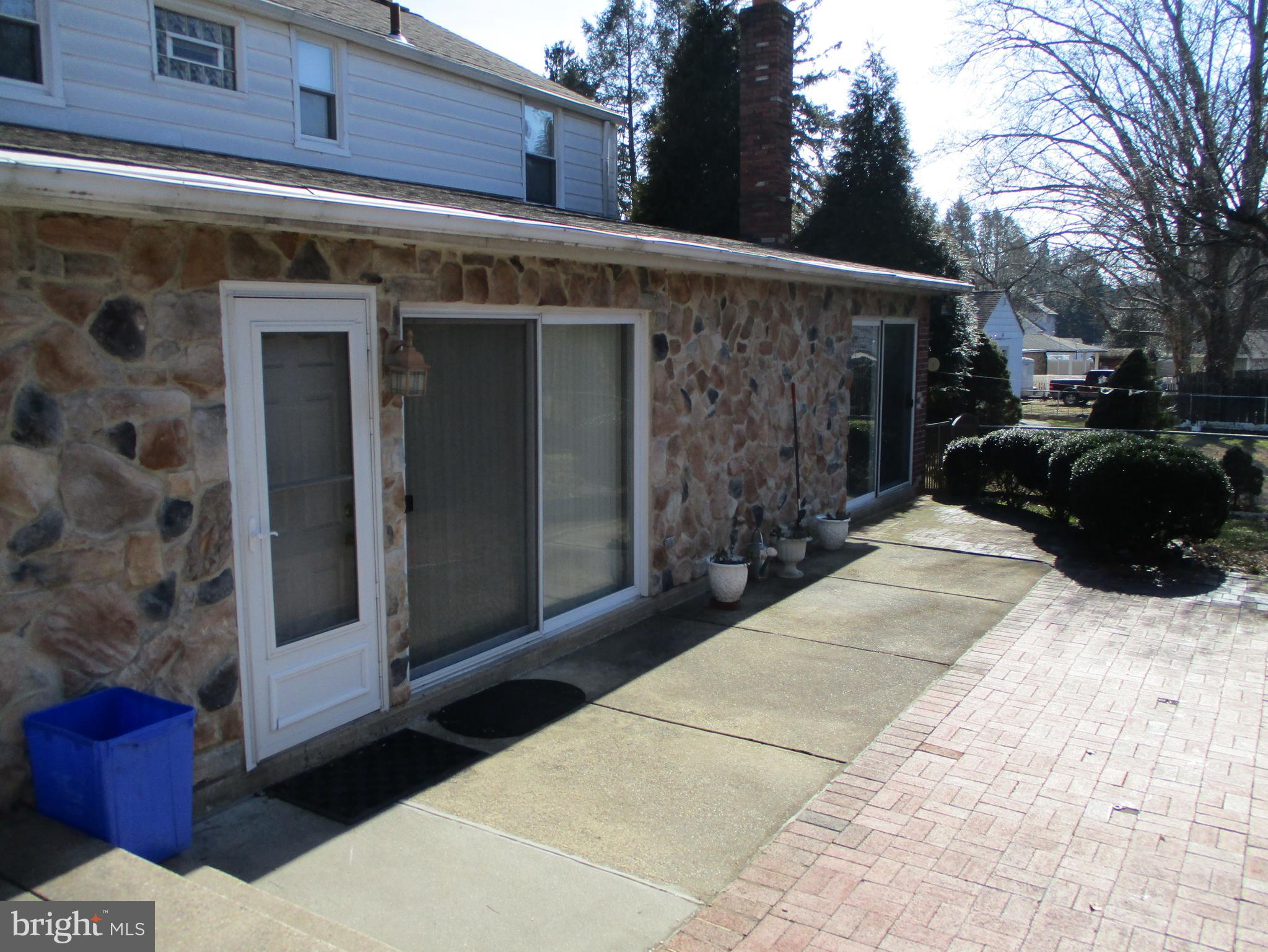 1044 Welsh Road Philadelphia, PA 19115 - Photo 4 of 35