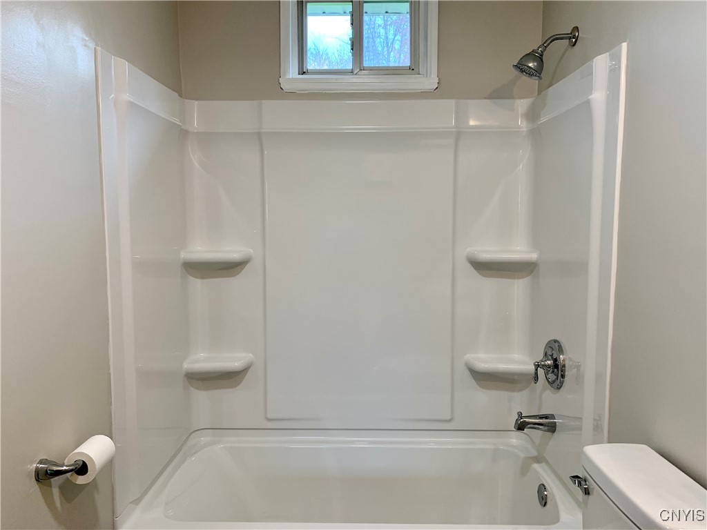 7928 Eisenhower Boulevard Cicero, NY 13030 - Photo 22 of 33