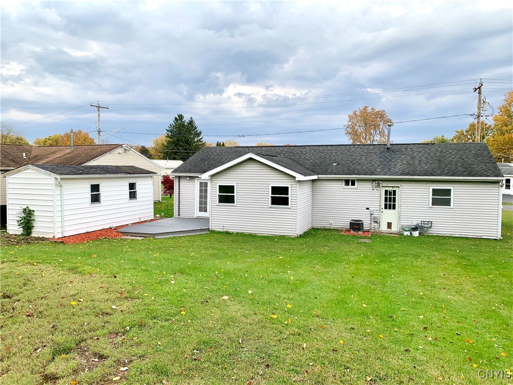 7928 Eisenhower Boulevard Cicero, NY 13030 - Photo 3 of 33