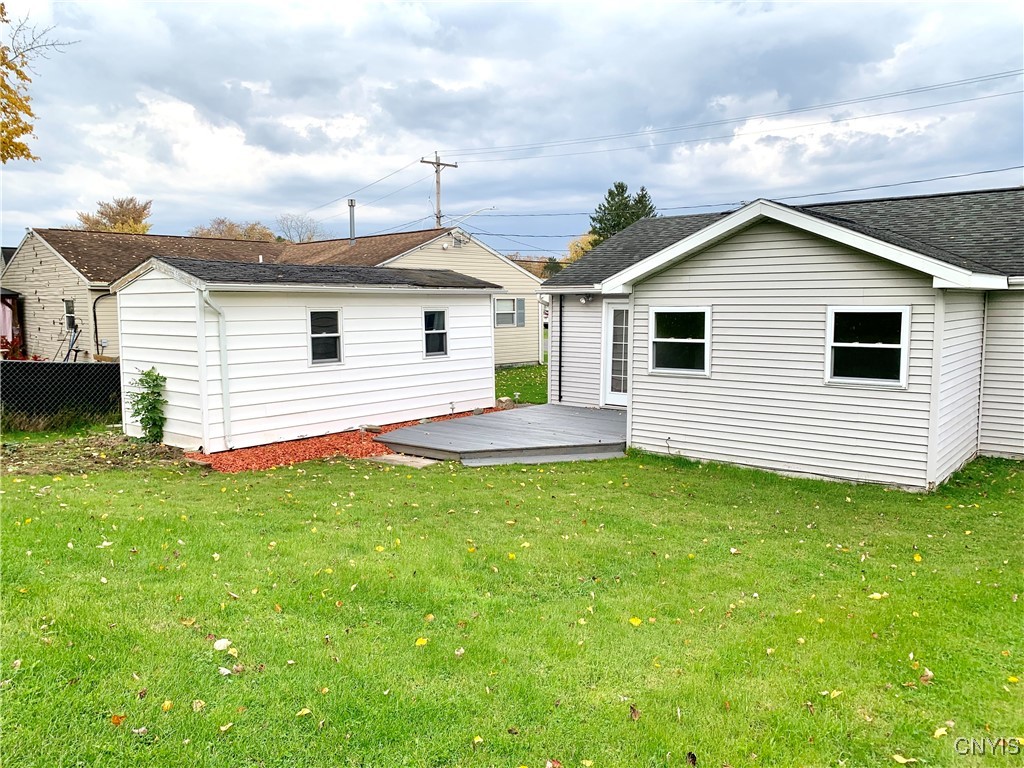 7928 Eisenhower Boulevard Cicero, NY 13030 - Photo 4 of 33