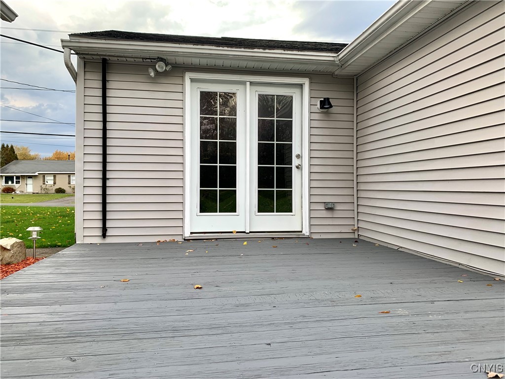 7928 Eisenhower Boulevard Cicero, NY 13030 - Photo 5 of 33