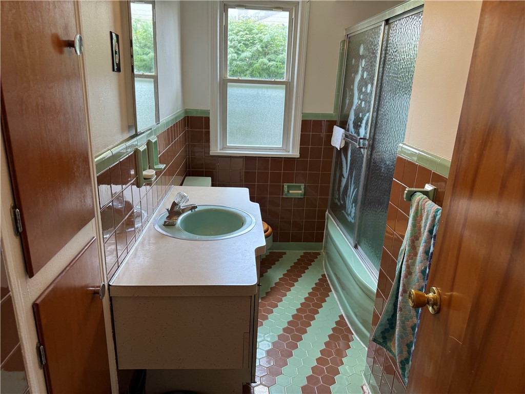 107 Long Meadow Drive Rochester, NY 14621 - Photo 8 of 10