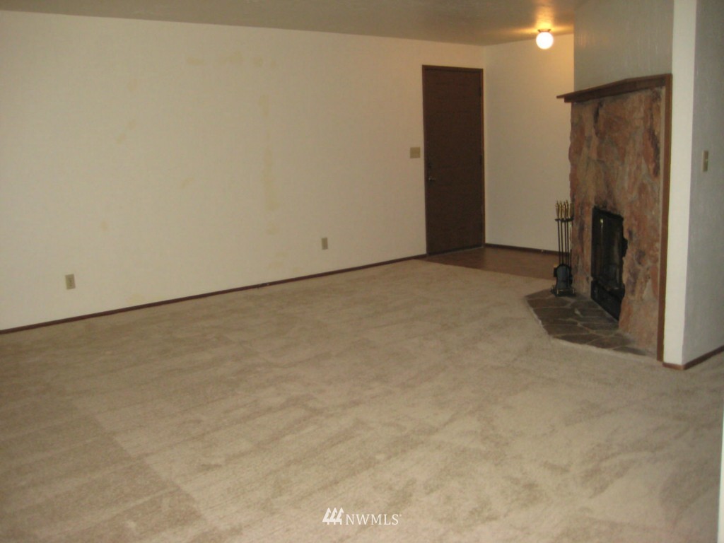 3827 Maple Avenue, Unit A&B Bremerton, WA 98310 - Photo 3 of 14 Gallery Image 3