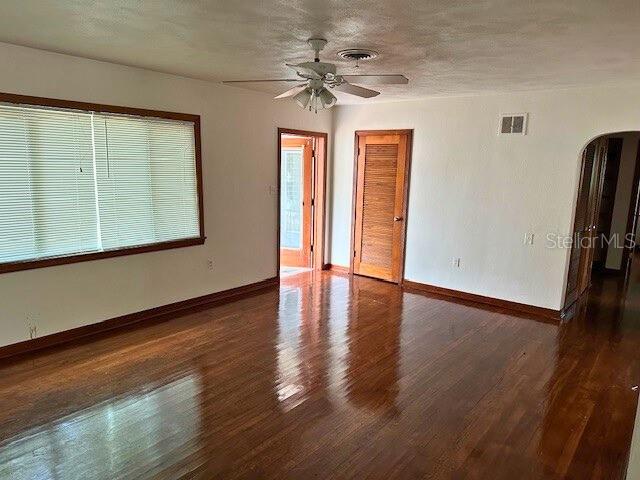 708 Guild Drive Venice, FL 34285 - Photo 3 of 9