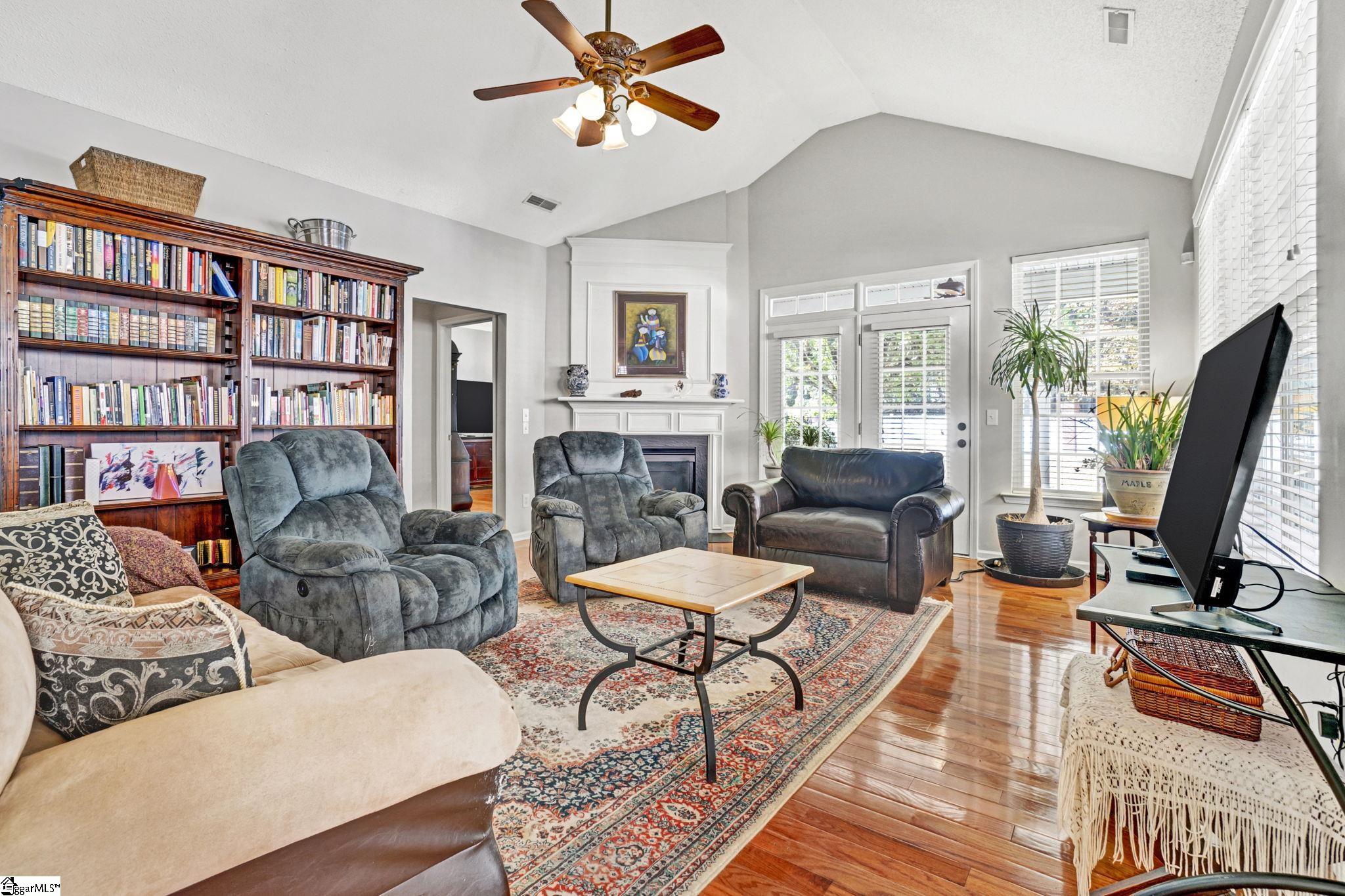 111 Lansfair Way Greenville, SC 29607 - Photo 7 of 42