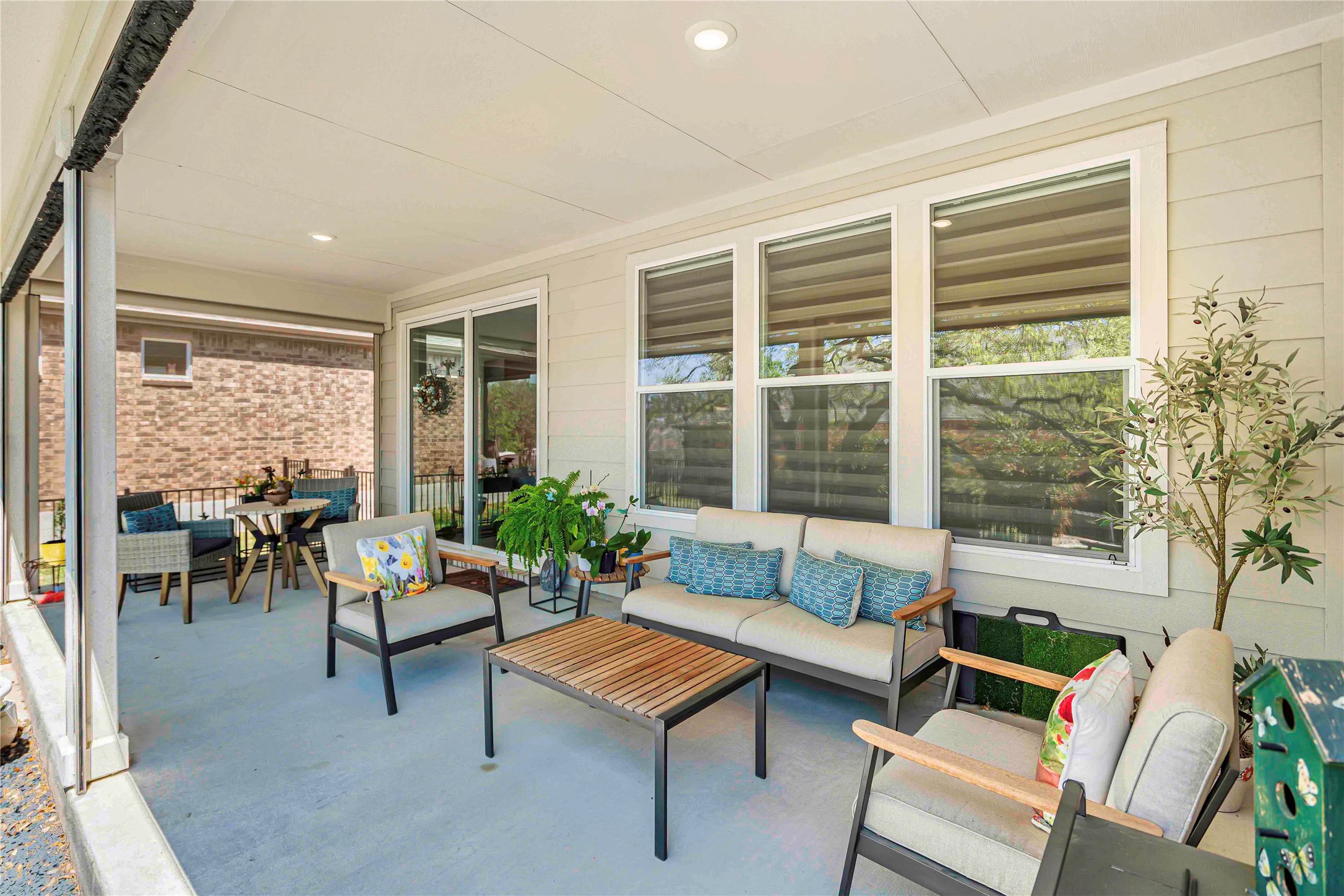 126 Lafayette Street Georgetown, TX 78633 - Photo 24 of 30 a living room with furniture and a large window