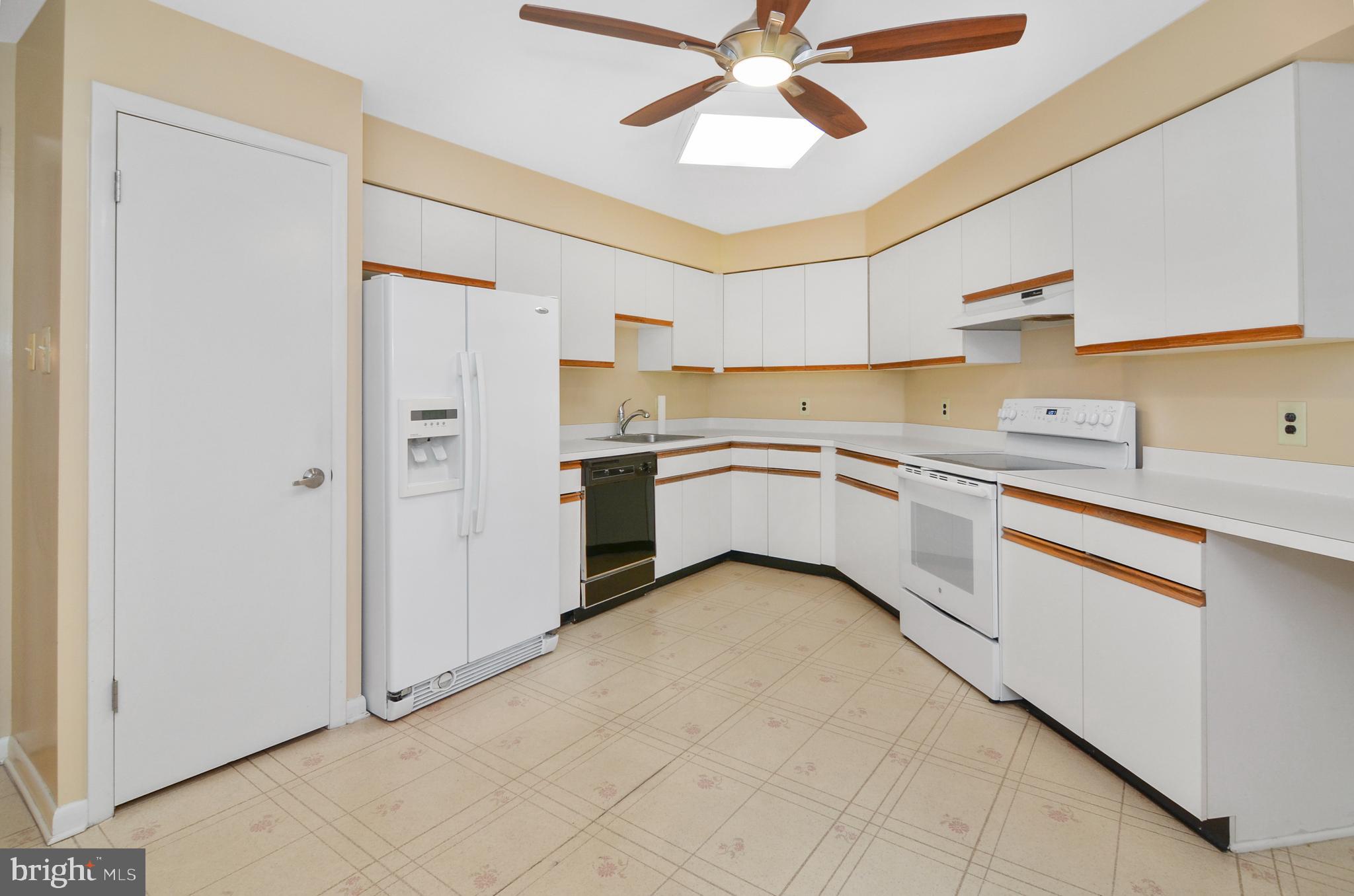 3031 Fallstaff Road, Unit 405C Baltimore, MD 21209 - Photo 3 of 13