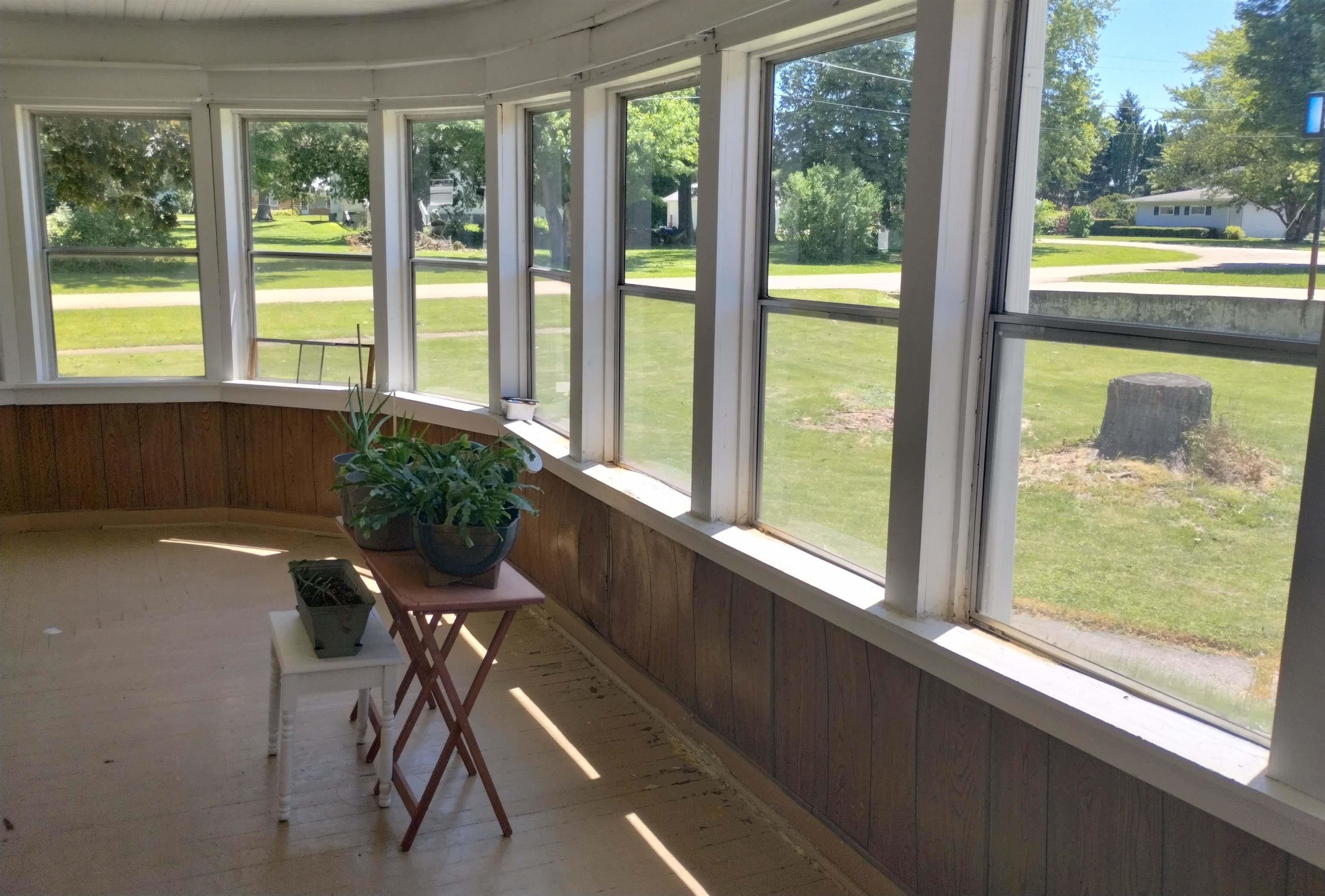 615 Park Street Warren, IL 61087 - Photo 2 of 17