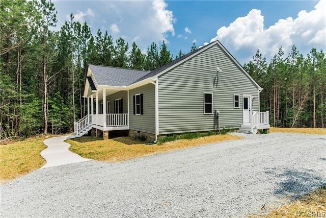8731 Rock Cedar Road New Kent, VA 23124 - Photo 6 of 47 Gallery Image 6