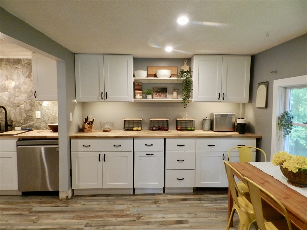 20 Moscow Road West Stockbridge, MA 01266 - Photo 7 of 22
