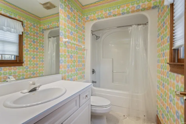 $620,000 | 1215 Mulberry Lane, Vincennes, IN 47591