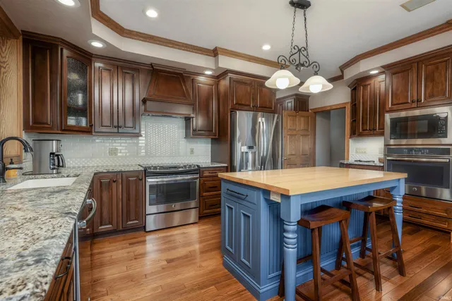 $620,000 | 1215 Mulberry Lane, Vincennes, IN 47591