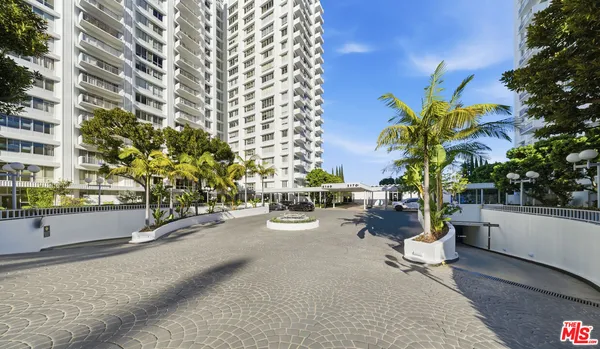 $4,595 | 2160 Century Park, Unit 910, Los Angeles, CA 90067