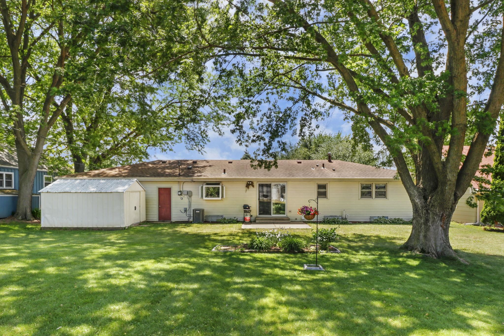 421 Patrick Waunakee, WI 53597 - Photo 2 of 35