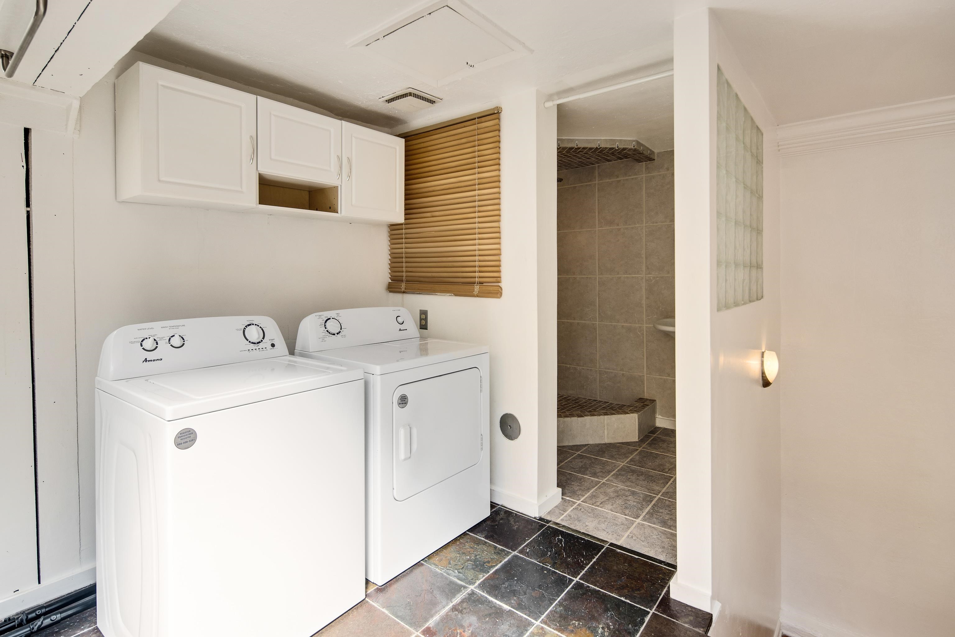 107 South Front Street, Unit 45 Memphis, TN 38103 - Photo 8 of 40 a utility room with dryer and washer