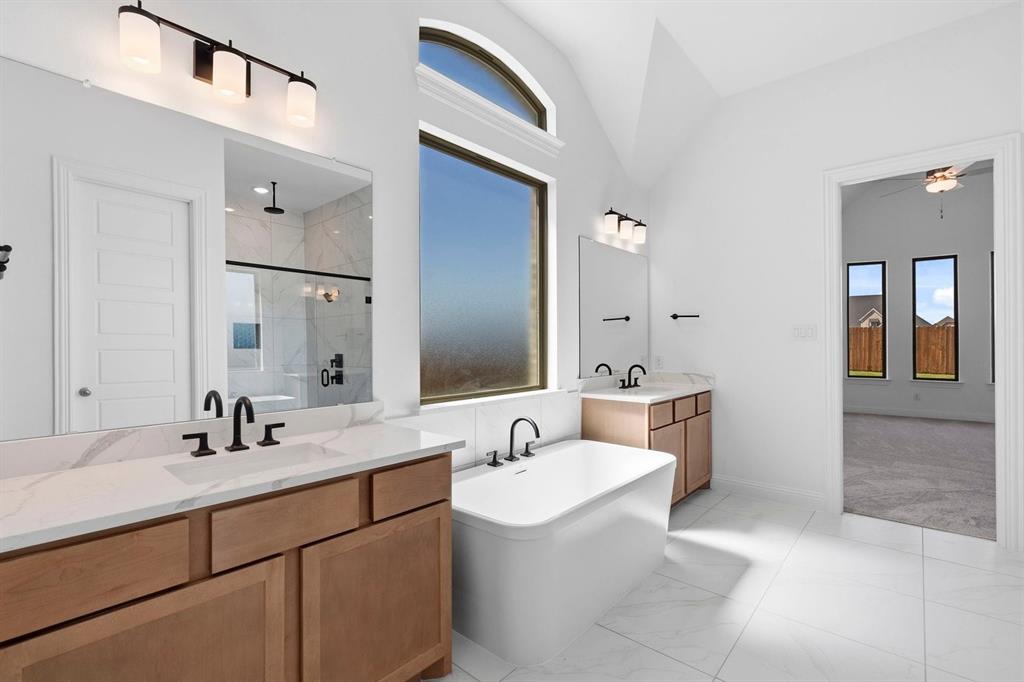 257 Wheatgrass Road Waxahachie, TX 75165 - Photo 11 of 15 DAL_Myrtle Creek_Crockett_257 Wheatgrass Road (21)