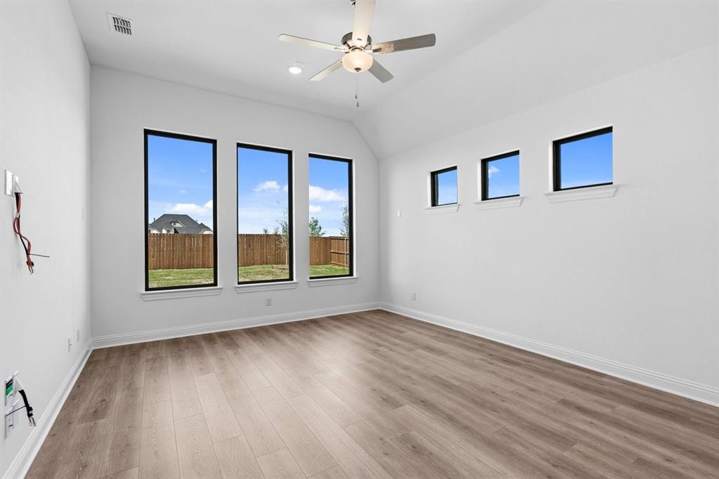 257 Wheatgrass Road Waxahachie, TX 75165 - Photo 13 of 15 DAL_Myrtle Creek_Crockett_257 Wheatgrass Road (30)