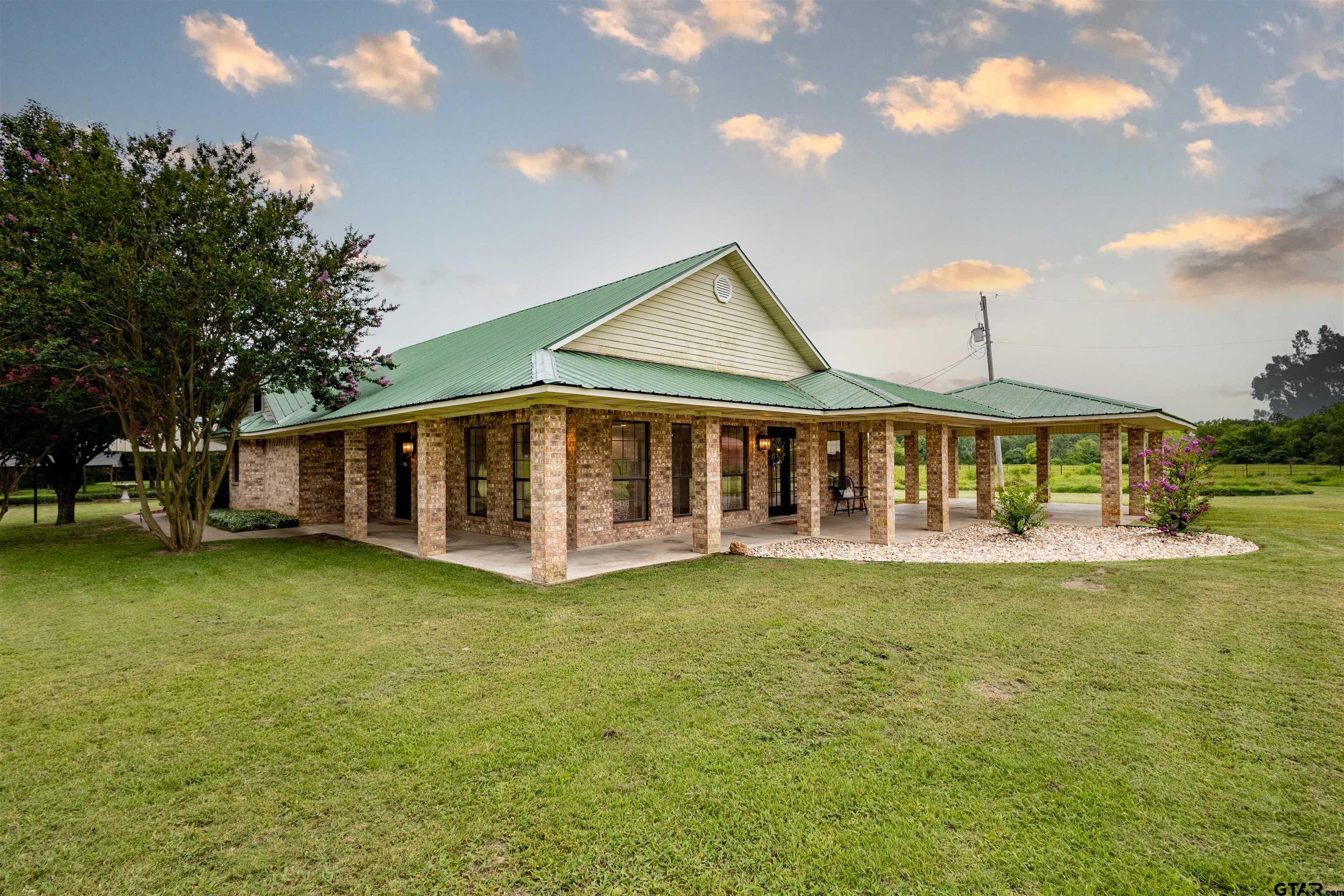 715 Rs County Road 3030 Emory, TX 75440 - Photo 3 of 46