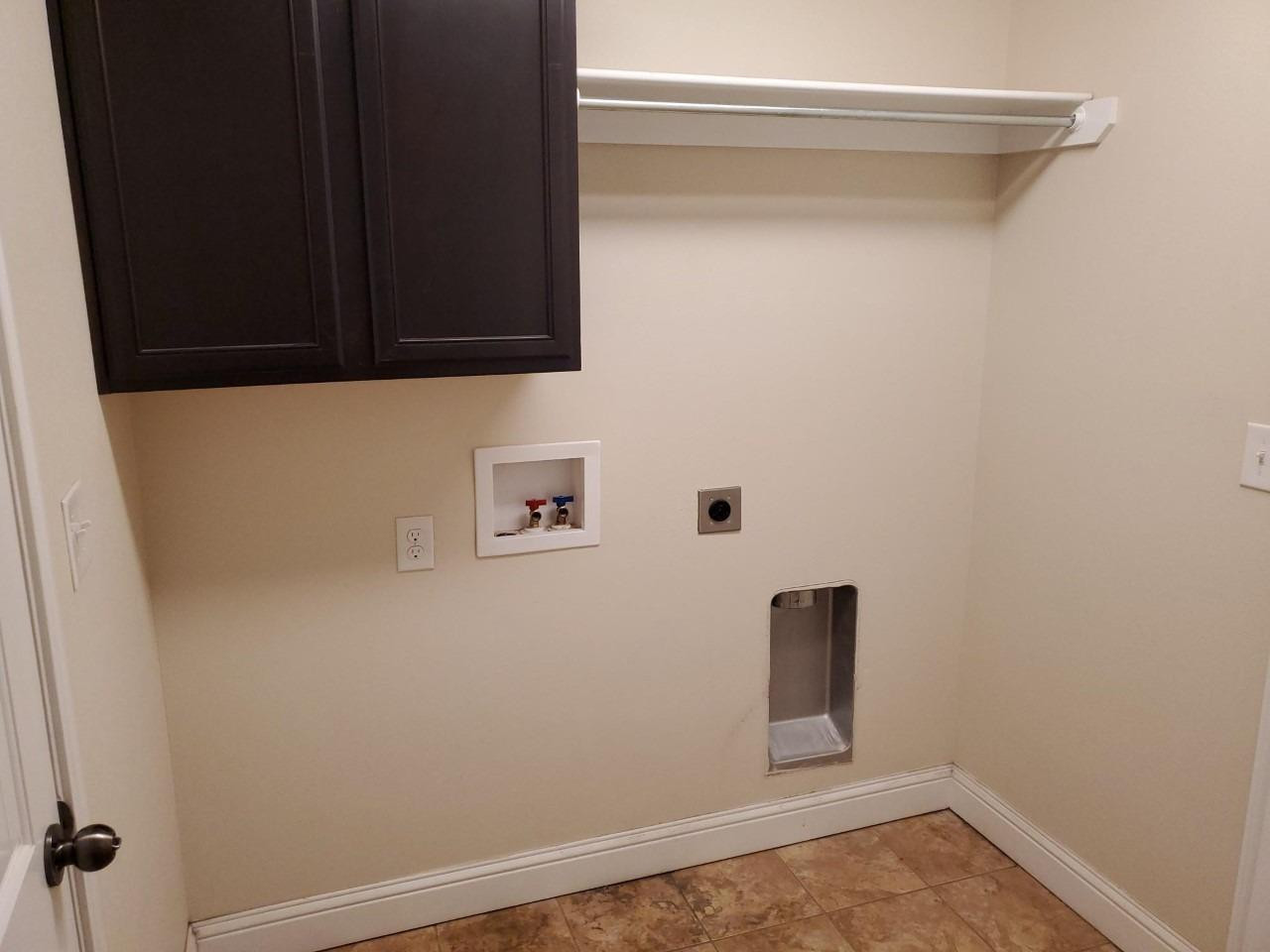 5602 111th Street Lubbock, TX 79424 - Photo 11 of 13 a view of microwave