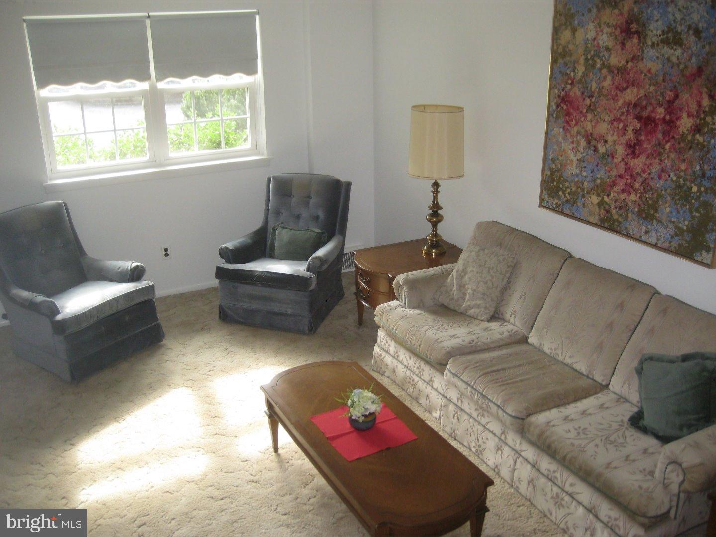 13494 Trevose Road Philadelphia, PA 19116 - Photo 6 of 25 Living Room