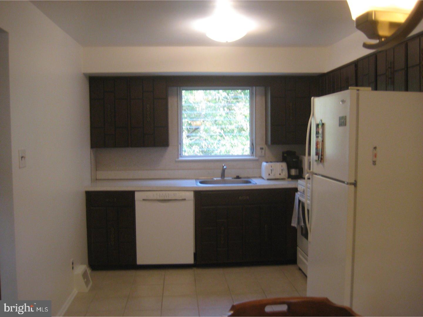 13494 Trevose Road Philadelphia, PA 19116 - Photo 10 of 25 Kitchen