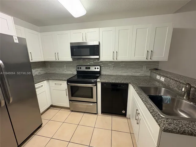 $2,600 | 10902 Northwest 83rd Street, Unit 224, Doral, FL 33178